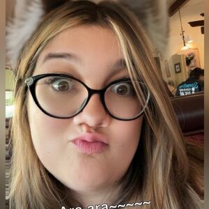 Meet your Posher, Isabel